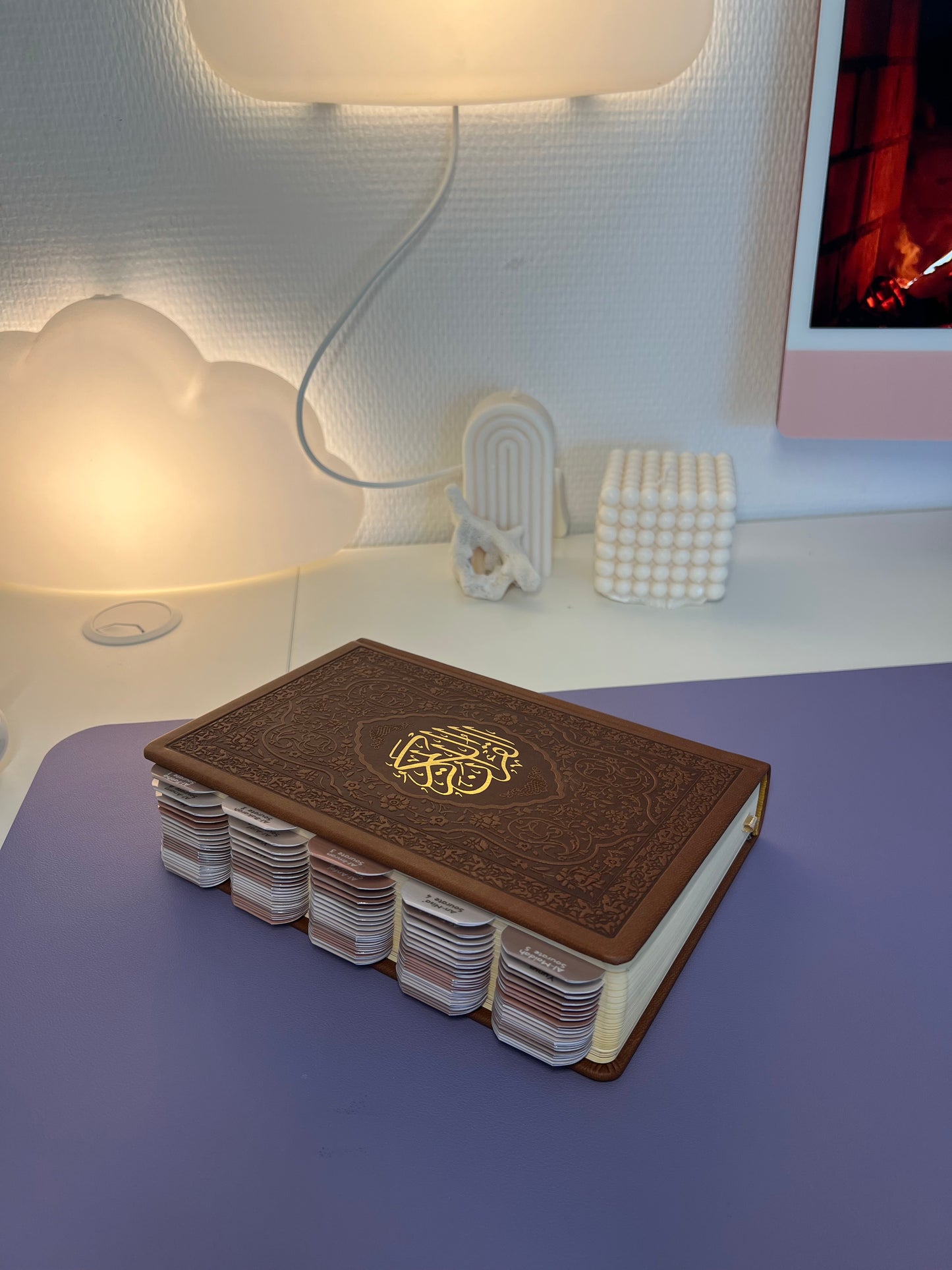 Précommande - 
Coran QR code avec onglets Noisettes plastifiés