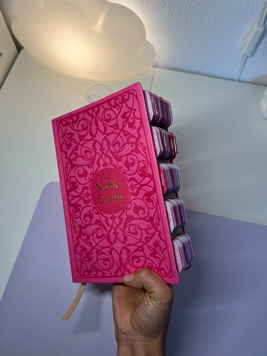 Coran avec onglets rigides prêt à l’envoi avec Qr code